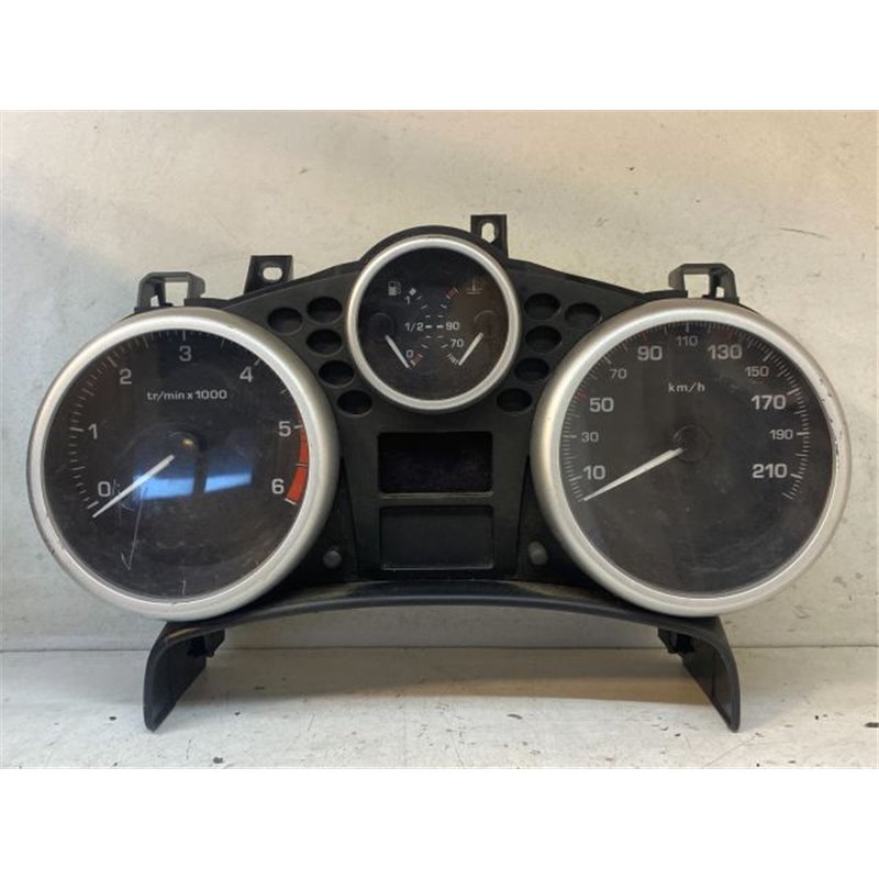 PEUGEOT 207 Kilométeróra