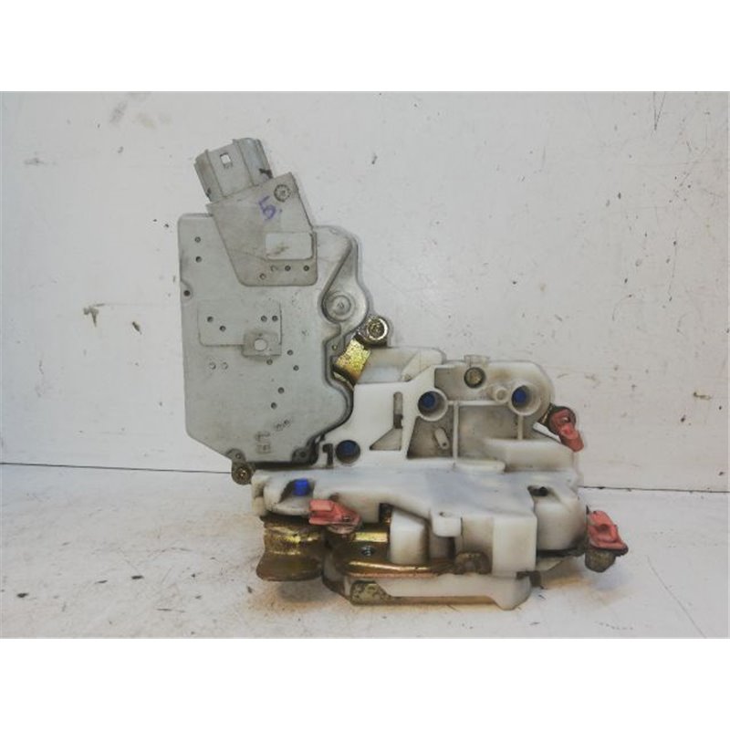 NISSAN PRIMERA Bal első Ajtózár