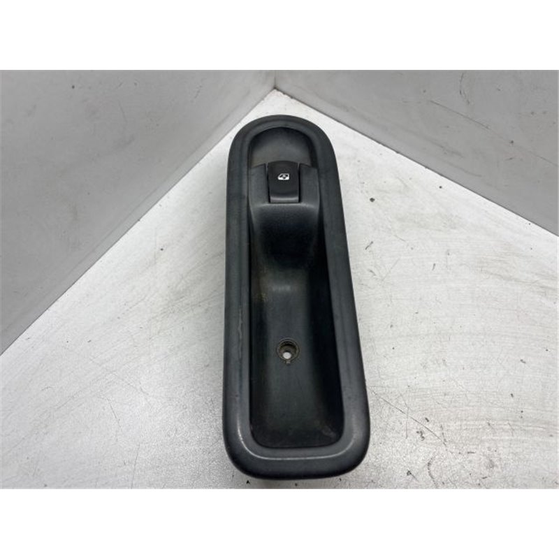 RENAULT CLIO III Jobb első Ablakemelő Kapcsoló