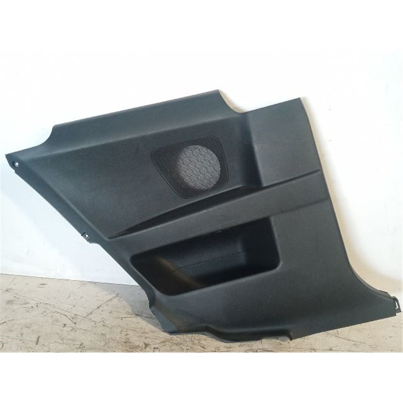 KIA PRO Bal Oldalkárpit (2-3 ajtóshoz hátra)