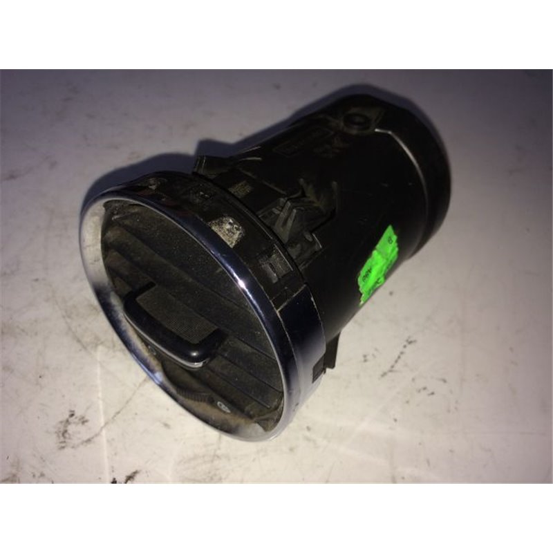 PEUGEOT 308 Középső Szellőző