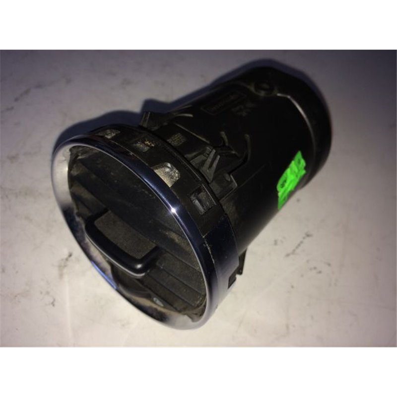 PEUGEOT 308 Középső Szellőző