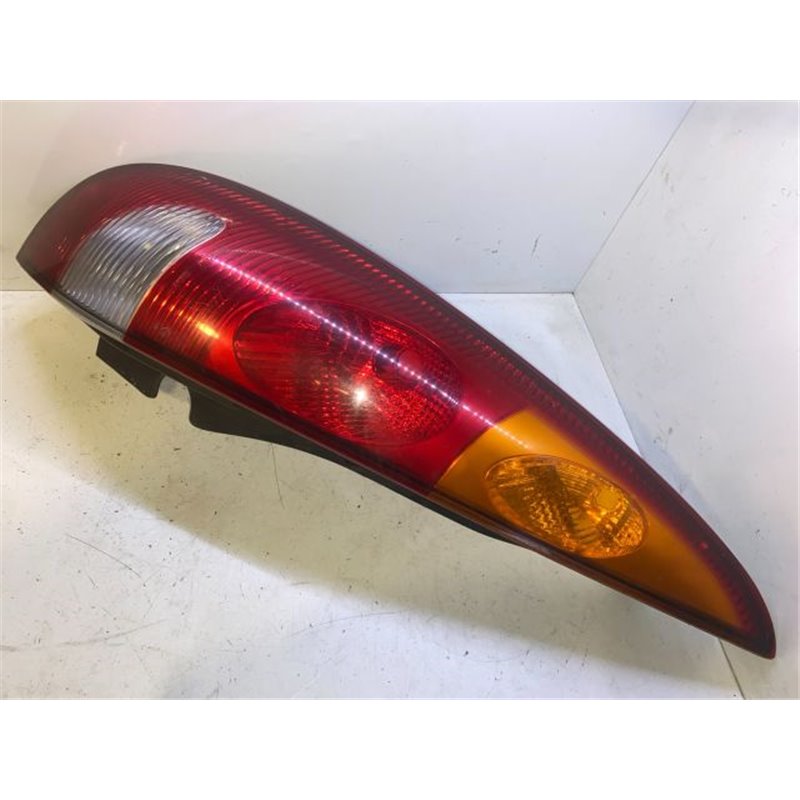 NISSAN ALMERA TINO Bal Hátsó Lámpa