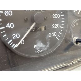 MAZDA 323 Kilométeróra