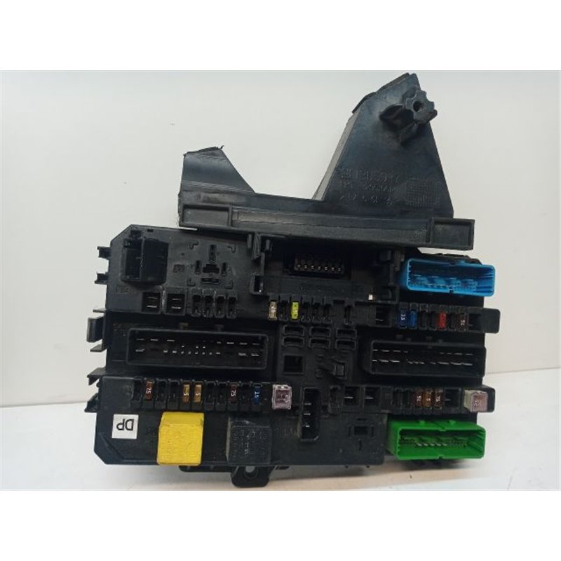 OPEL ASTRA H Biztosítéktábla Motortér