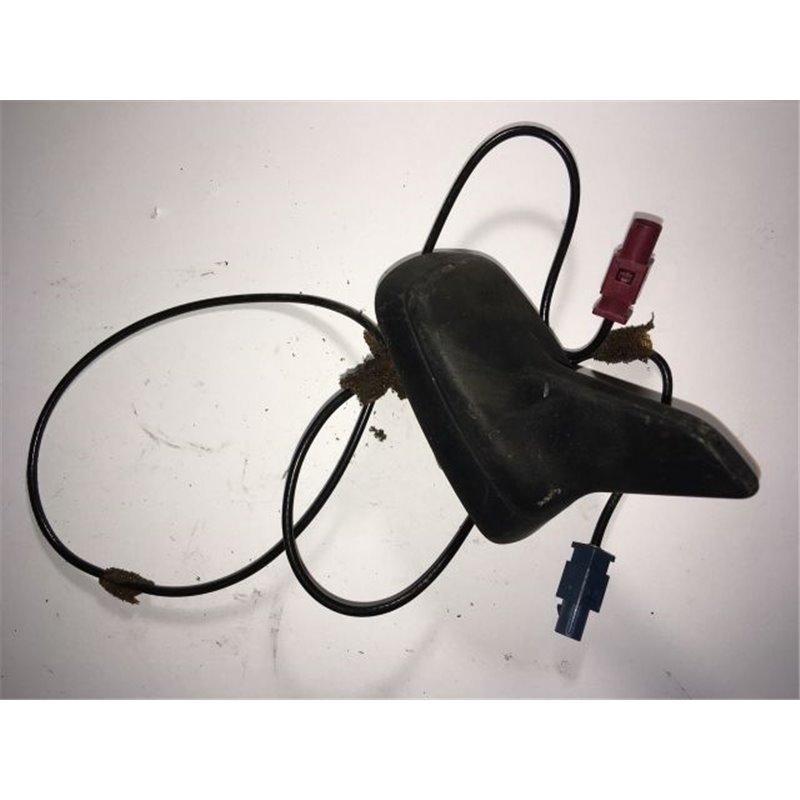 AUDI A8 Antenna