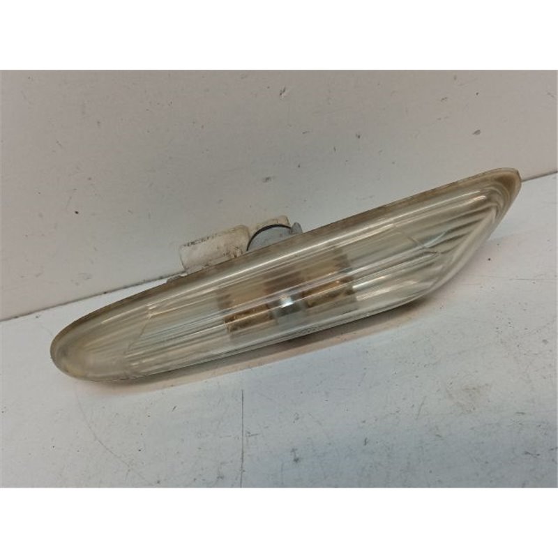 BMW 3 E91 Jobb első Sárvédő Irányjelző