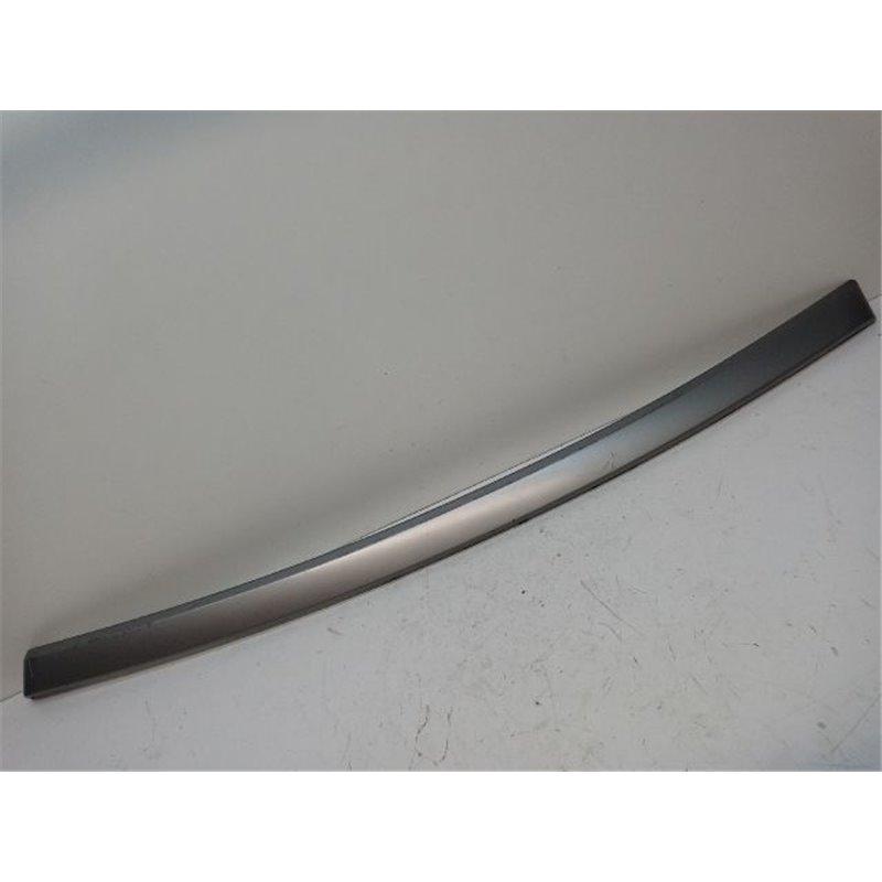 BMW 3 E91 Jobb első Ajtó Kárpit Díszléc