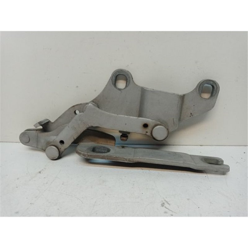 BMW 3 E91 Motorháztető Jobb Zsanér