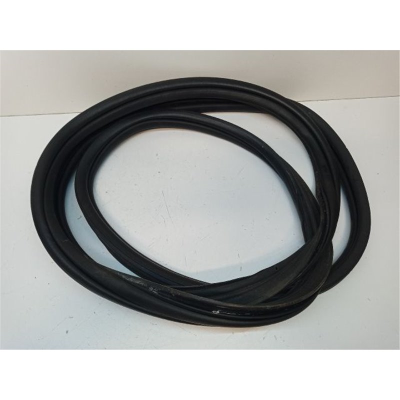 ALFA ROMEO GIULIETTA Csomagtérajtó Gumikéder