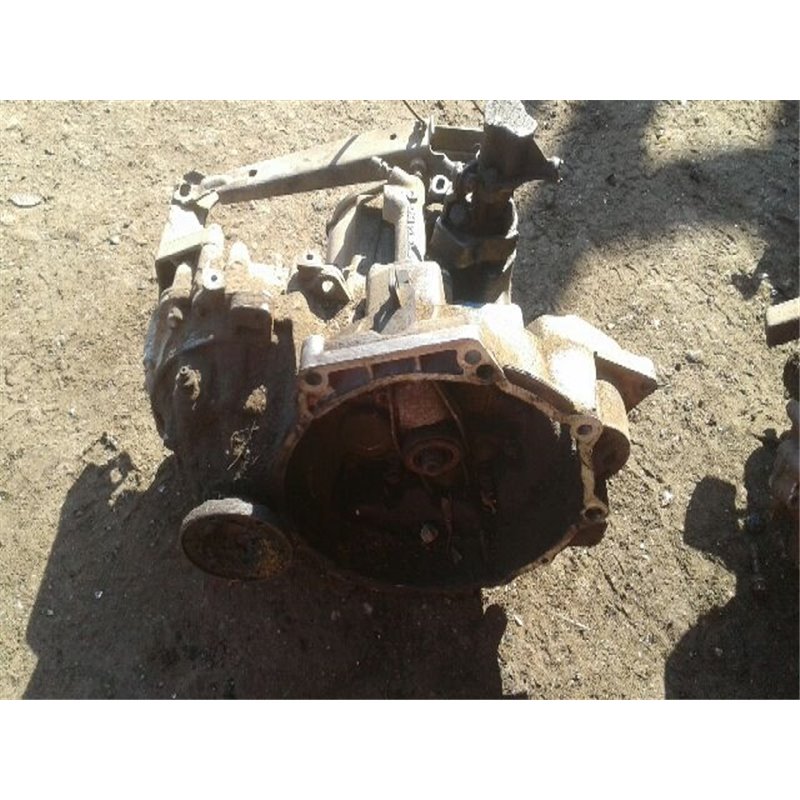 VW PASSAT (3A2, 35I) Váltó (Mechanikus)