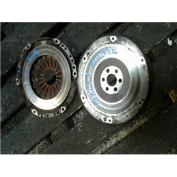 TOYOTA YARIS (SCP1_, NLP1_, NCP1_) Kuplung Szett Lendkerékkel