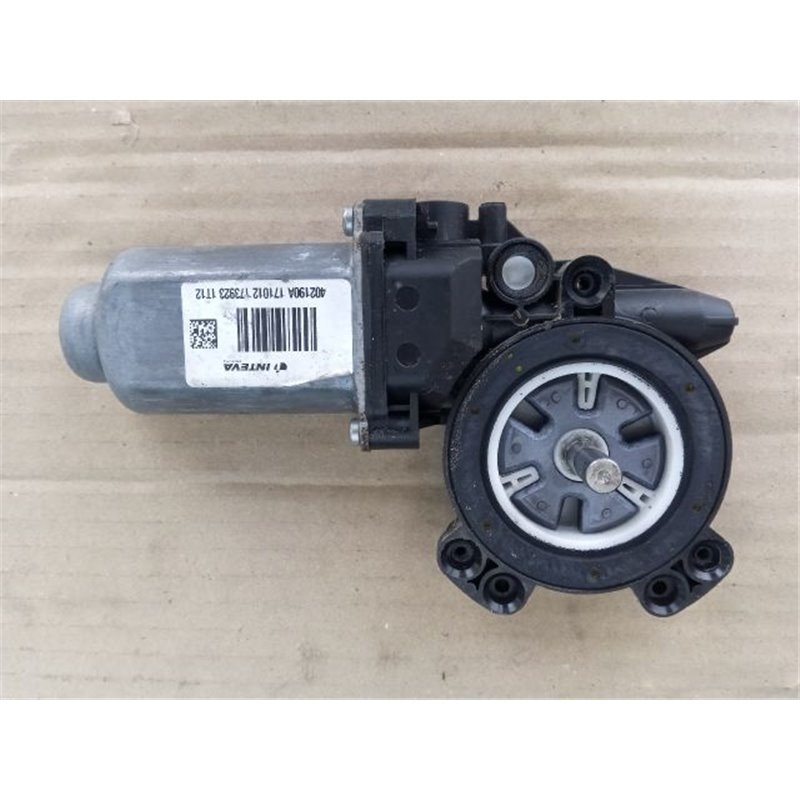 NISSAN QASHQAI / QASHQAI PLUS 2 (J10, JJ10) Jobb hátsó Ablakemelő Motor